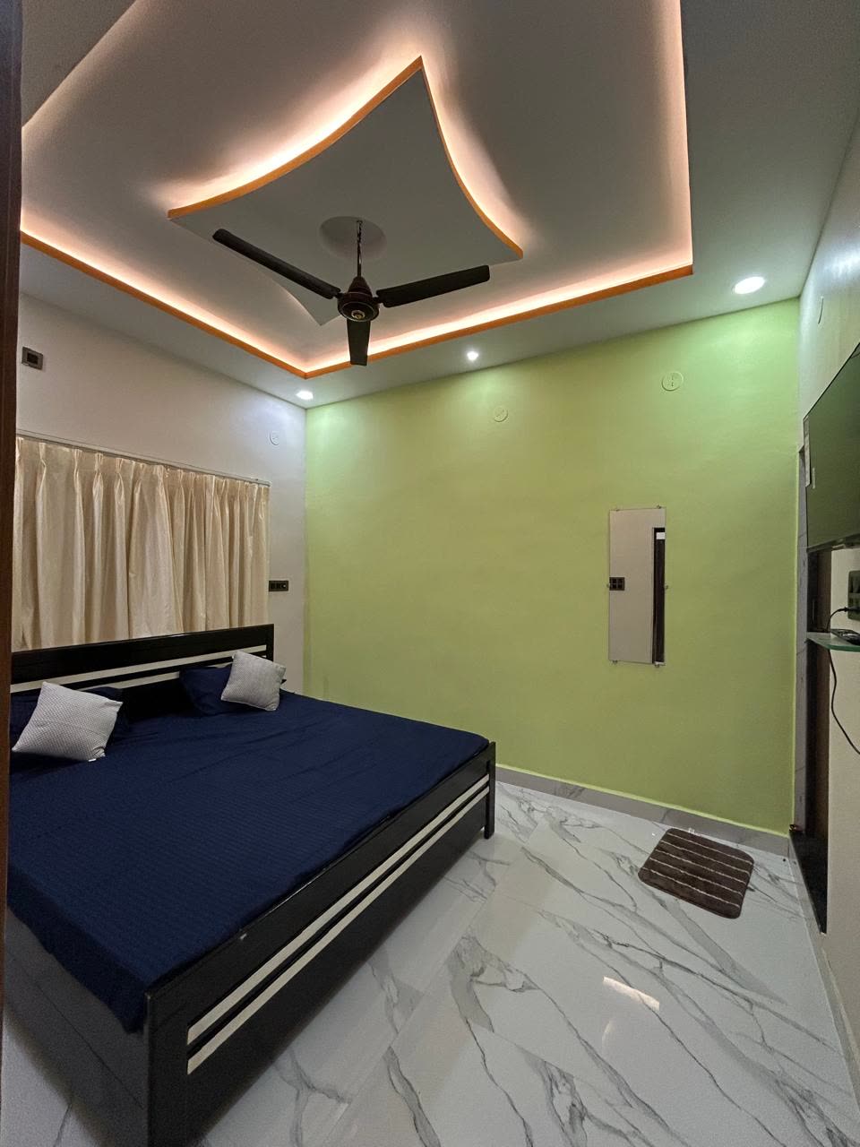 Classic room with curved cove ceiling